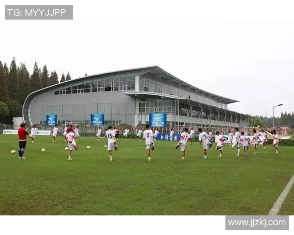 根宝足球培训培养的足球明星们的成长故事与成就分享 根宝足球培训培养的足球明星们的成长故事与成就分享