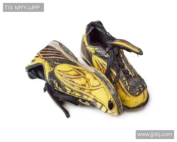 足球明星脚下的传奇鞋履探索与背后的故事揭秘 足球明星脚下的传奇鞋履探索与背后的故事揭秘